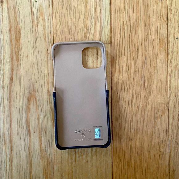 CHANEL
Lambskin Quilted CC iPhone XI Pro Case - Picture 2 of 3